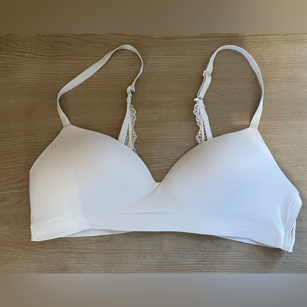 SOMA Ivory White Enbliss Lace Back J-Hook Wireless Lightly Padded Bra; size 38B